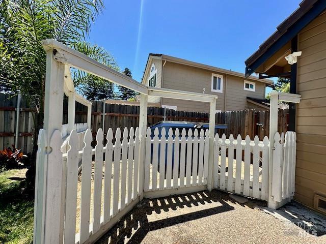 1540 Mccarthy Ct, Dixon, CA 95620 - view of gate