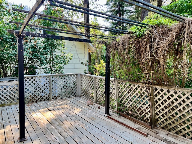 9826 Meadow Dr, Cobb, CA 95426 - view of wooden terrace