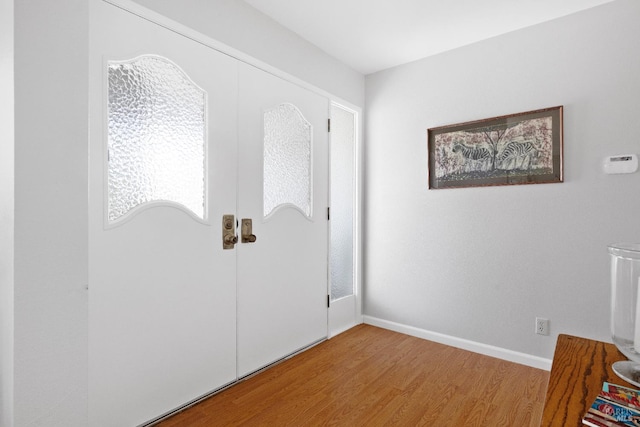 6518 Meadowgreen Pl, Santa Rosa, CA 95409 - foyer entrance with wood finished floors and baseboards