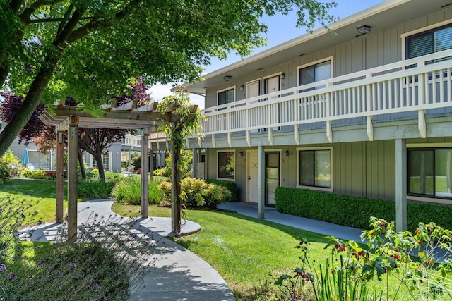 720 Petaluma Blvd S Unit 35, Petaluma, CA 94952 - view of home's community with a lawn
