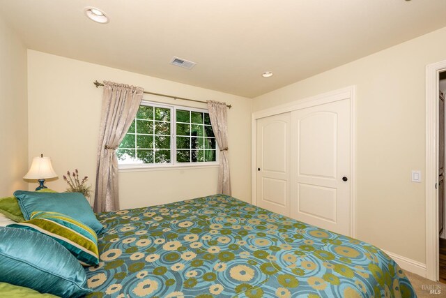 230 Clear Ridge Dr, Healdsburg, CA 95448 - bedroom featuring a closet, carpet, and recessed lighting