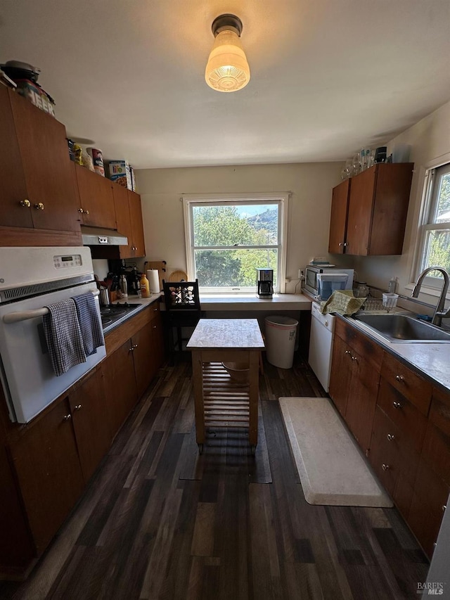 17 Sonora Way, Corte Madera, CA 94925 - kitchen featuring oven, dark wood-style flooring, and under cabinet range hood