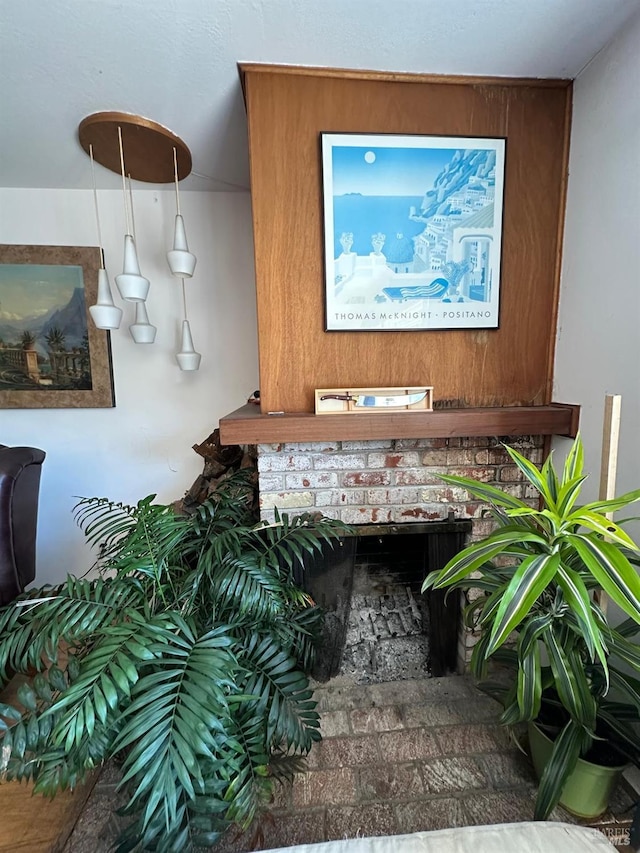 17 Sonora Way, Corte Madera, CA 94925 - detailed view of a brick fireplace