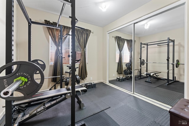 473 Mccall Dr, Benicia, CA 94510 - exercise room featuring baseboards