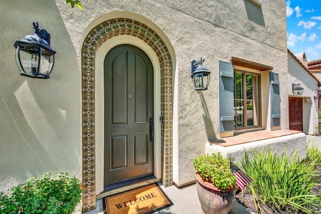 2986 Pebble Beach Cir, Fairfield, CA 94534 - entrance to property featuring stucco siding