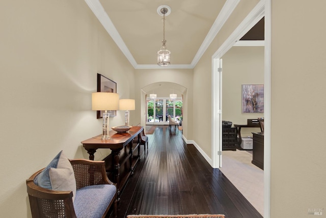 2986 Pebble Beach Cir, Fairfield, CA 94534 - entryway featuring hardwood / wood-style floors, crown molding, arched walkways, a chandelier, and baseboards