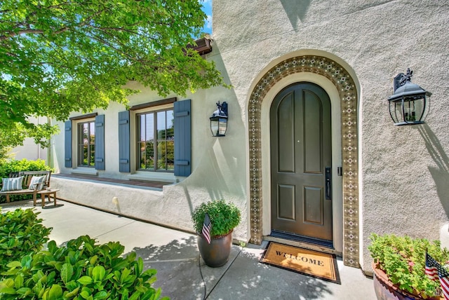 2986 Pebble Beach Cir, Fairfield, CA 94534 - property entrance featuring stucco siding