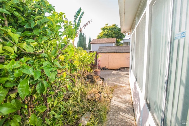 1205 Rosebriar Way, San Jose, CA 95131 - view of yard with a shed