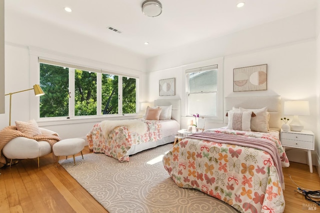1572 Vista St, Oakland, CA 94602 - bedroom with hardwood / wood-style floors and recessed lighting