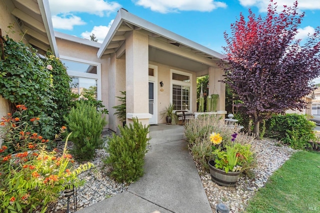 2832 Parkview Ter, Fairfield, CA 94534 - doorway to property with stucco siding and a porch