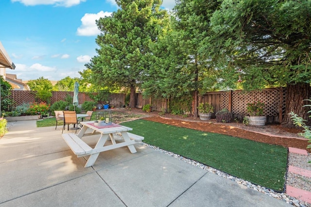 2832 Parkview Ter, Fairfield, CA 94534 - fenced backyard with outdoor dining area and a patio area
