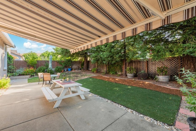 2832 Parkview Ter, Fairfield, CA 94534 - view of patio featuring outdoor dining space