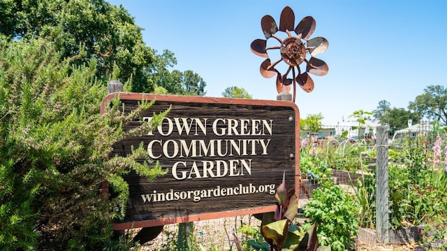 9149 Windsor Rd, Windsor, CA 95492 - view of community sign