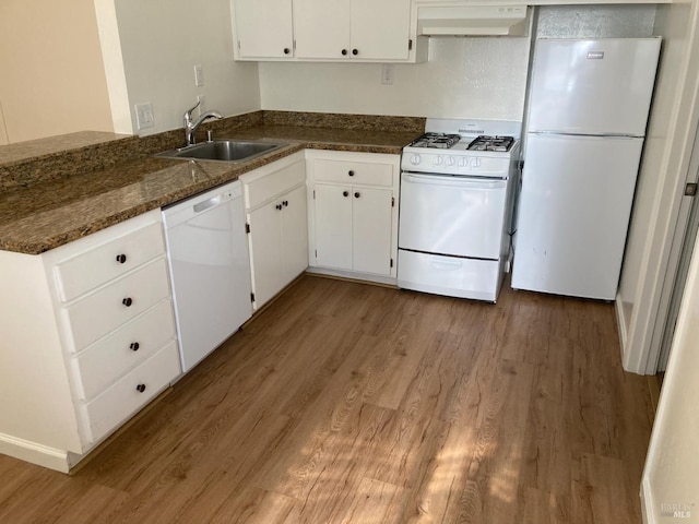 9 Hammondale Ct, San Rafael, CA 94901 - kitchen with white appliances, exhaust hood, a sink, and wood finished floors