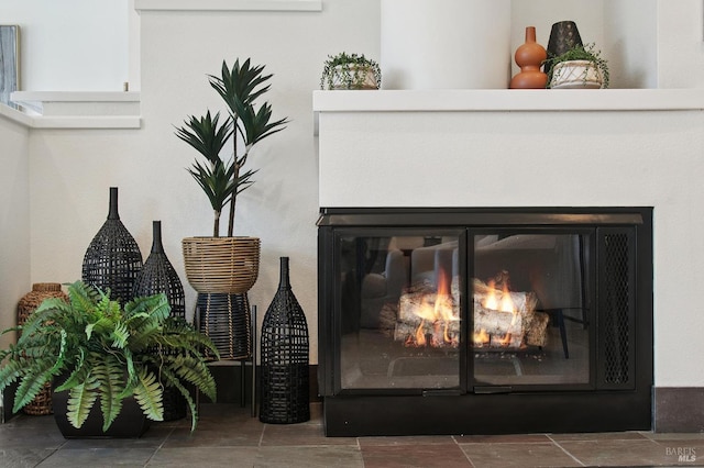 100 Lucky Dr Unit 109, Corte Madera, CA 94925 - detailed view of a glass covered fireplace