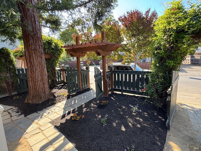 1529 San Anselmo Ave Unit A B, San Anselmo, CA 94960 - view of patio featuring a gate