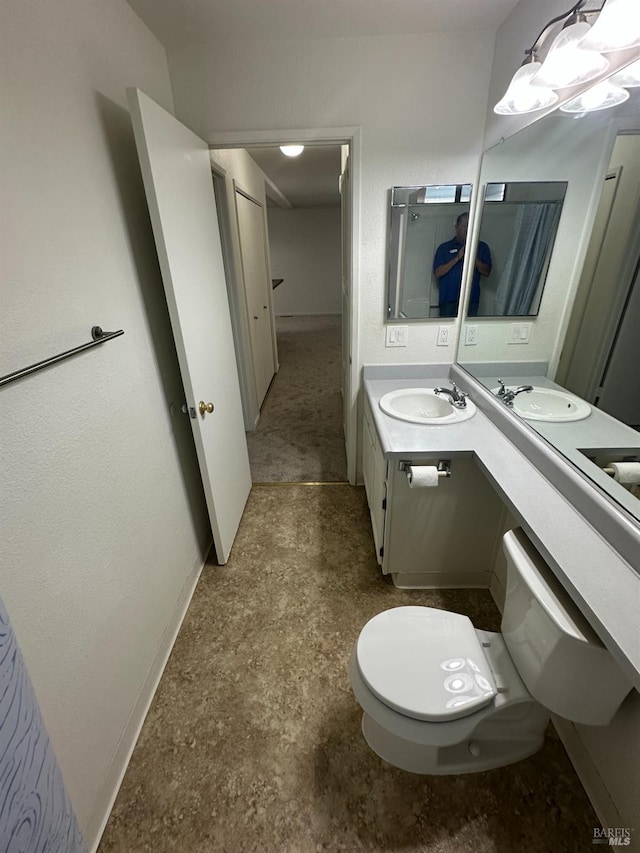 143 Sea Crest Cir, Vallejo, CA 94590 - bathroom with toilet, double vanity, and baseboards