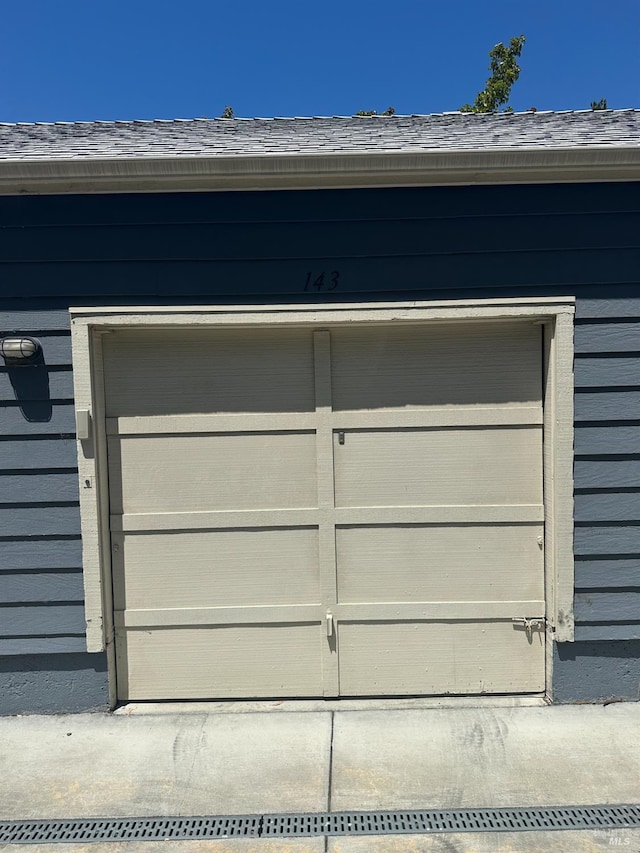 143 Sea Crest Cir, Vallejo, CA 94590 - view of garage