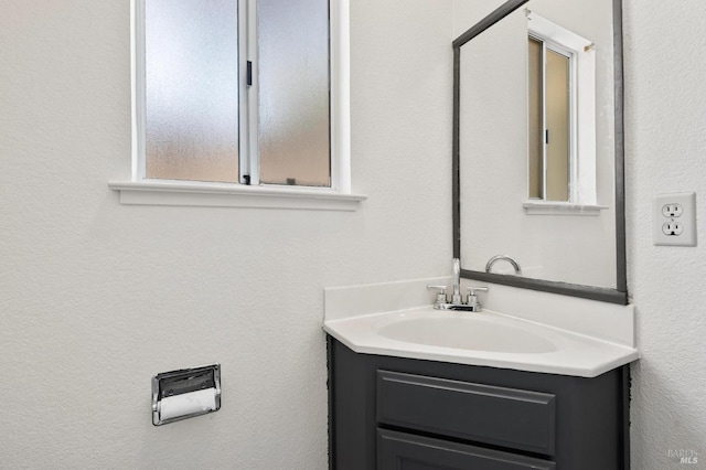 404 Mellowood Ct, Suisun City, CA 94585 - bathroom featuring vanity