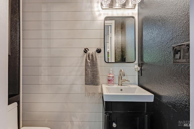 29 Pine Tree Cir, Cotati, CA 94931 - bathroom featuring vanity and toilet