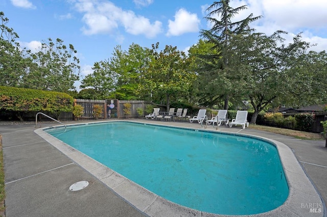 29 Pine Tree Cir, Cotati, CA 94931 - community pool featuring a patio