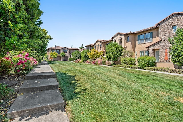 180 Healdsburg Ave Unit B, Cloverdale, CA 95425 - view of green lawn featuring a residential view