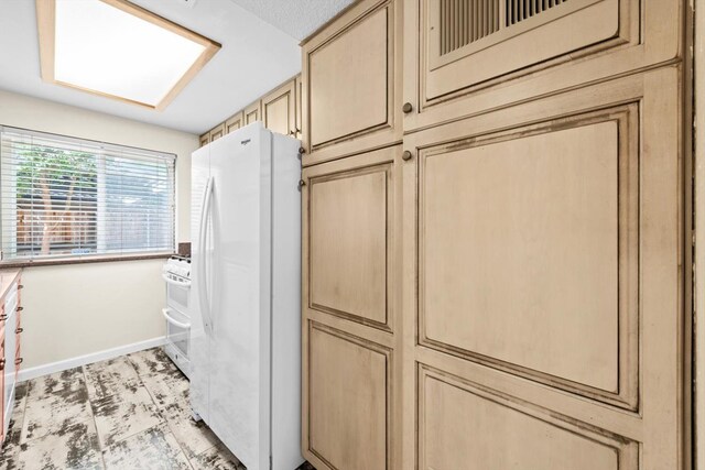 4014 Knoll Top Ct, Carmichael, CA 95608 - bathroom with baseboards
