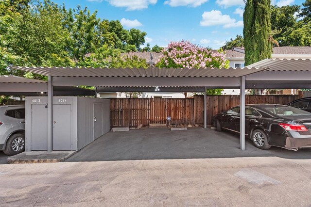 4014 Knoll Top Ct, Carmichael, CA 95608 - view of covered parking lot