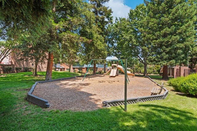 4014 Knoll Top Ct, Carmichael, CA 95608 - community jungle gym with a yard