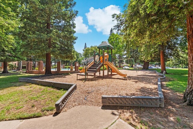 4014 Knoll Top Ct, Carmichael, CA 95608 - community jungle gym featuring a lawn