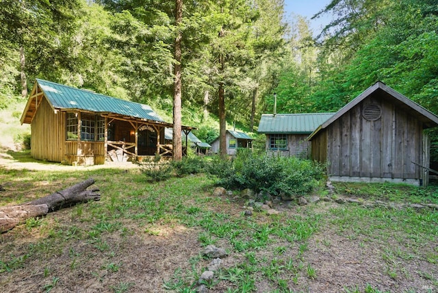11018 Moonshine Rd, Sebastopol, CA 95472 - view of yard featuring a porch