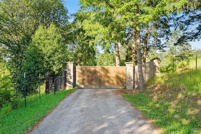 11018 Moonshine Rd, Sebastopol, CA 95472 - view of gate