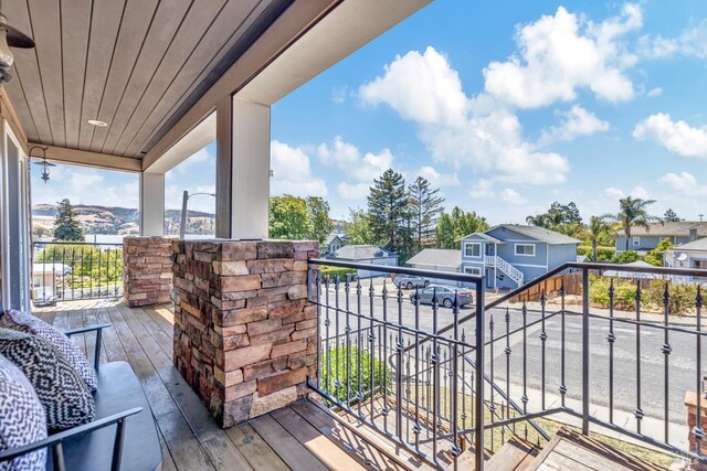 1130 W 9th St, Benicia, CA 94510 - balcony featuring a residential view