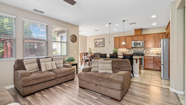 524 Chaparral Loop, Vacaville, CA 95688 - living area with ceiling fan, recessed lighting, and light wood finished floors