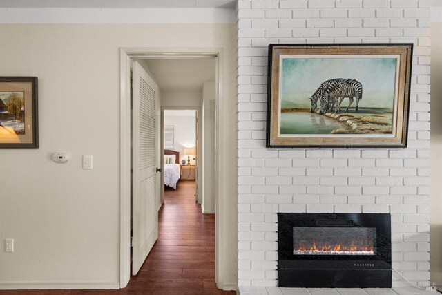406 White Oak Dr, Santa Rosa, CA 95409 - hallway featuring dark wood-style flooring and baseboards