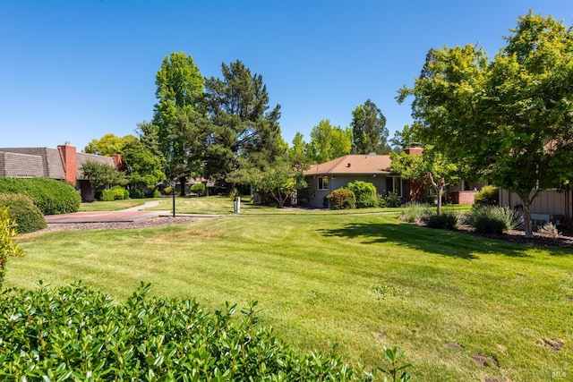 406 White Oak Dr, Santa Rosa, CA 95409 - view of grassy yard