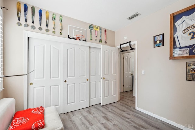 1105 Coulter Ct, Fairfield, CA 94533 - bedroom featuring light wood finished floors and a closet