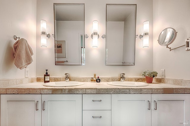 616 Wild Oak Dr, Santa Rosa, CA 95409 - full bath featuring double vanity
