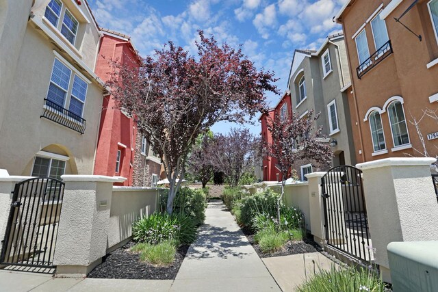 1756 Camino Real Way, Roseville, CA 95747 - view of property's community featuring a gate and a residential view