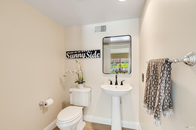 510 Hastings Dr, Benicia, CA 94510 - bathroom featuring toilet and baseboards