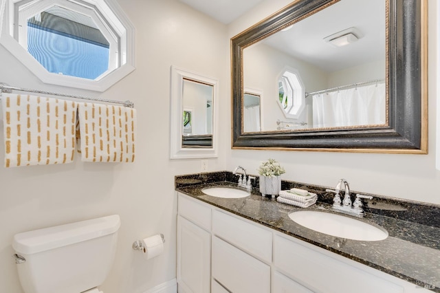 510 Hastings Dr, Benicia, CA 94510 - full bathroom with toilet and double vanity