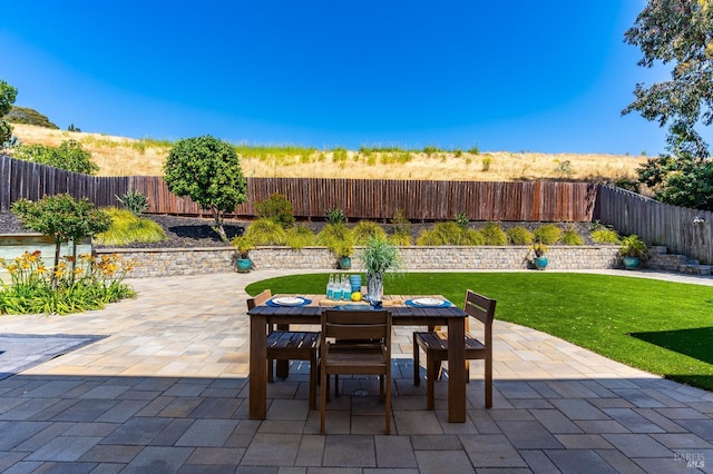 510 Hastings Dr, Benicia, CA 94510 - fenced backyard with a patio area and outdoor dining area