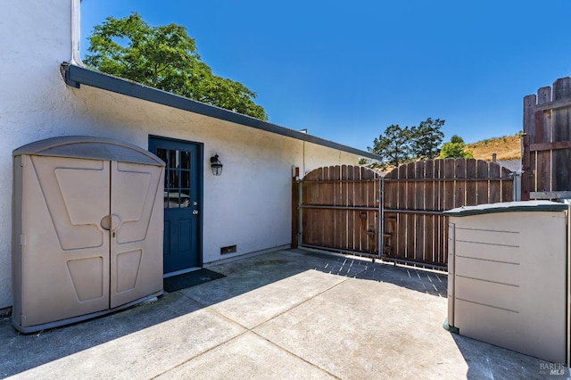 510 Hastings Dr, Benicia, CA 94510 - view of patio with a gate