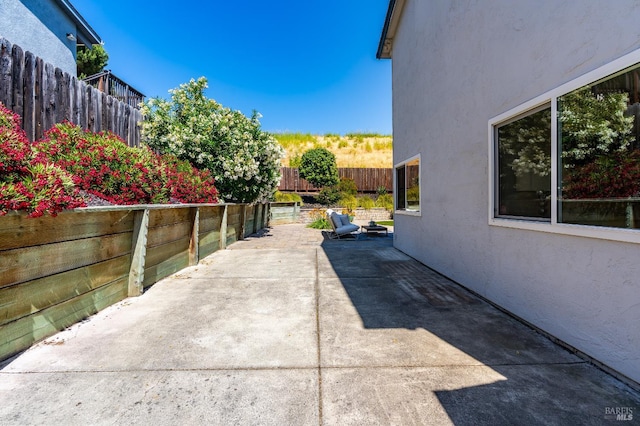 510 Hastings Dr, Benicia, CA 94510 - fenced backyard featuring a patio
