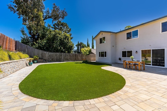 510 Hastings Dr, Benicia, CA 94510 - fenced backyard featuring a patio