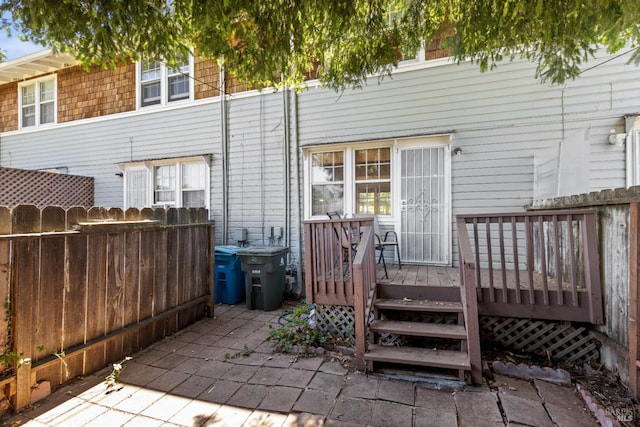 20 Selfridge St, Vallejo, CA 94590 - back of property with a deck and a patio