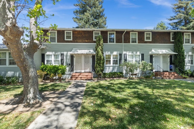 20 Selfridge St, Vallejo, CA 94590 - view of front of home with a front yard