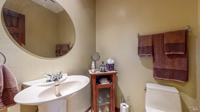 4389 Summit View Ranch Rd, Santa Rosa, CA 95404 - bathroom with a textured wall