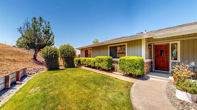 4389 Summit View Ranch Rd, Santa Rosa, CA 95404 - view of front facade with a front lawn