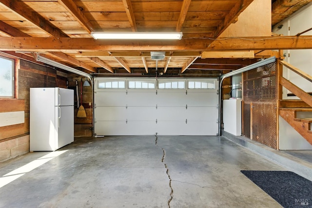 7 Arlene Ct, Petaluma, CA 94952 - garage with freestanding refrigerator